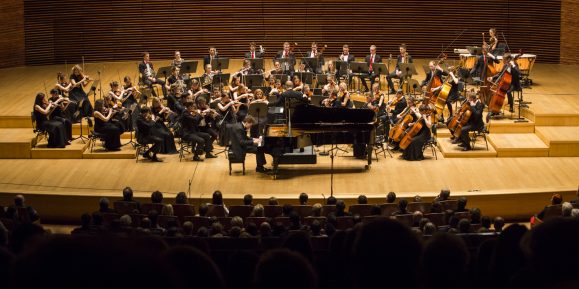 Szymon Nehring - Stypendysta Fundacji Pro Musica Bona 2025/2026 - Koncert w Katowicach - zdjęcia autorstwa Wojciecha Grzedzińskiego